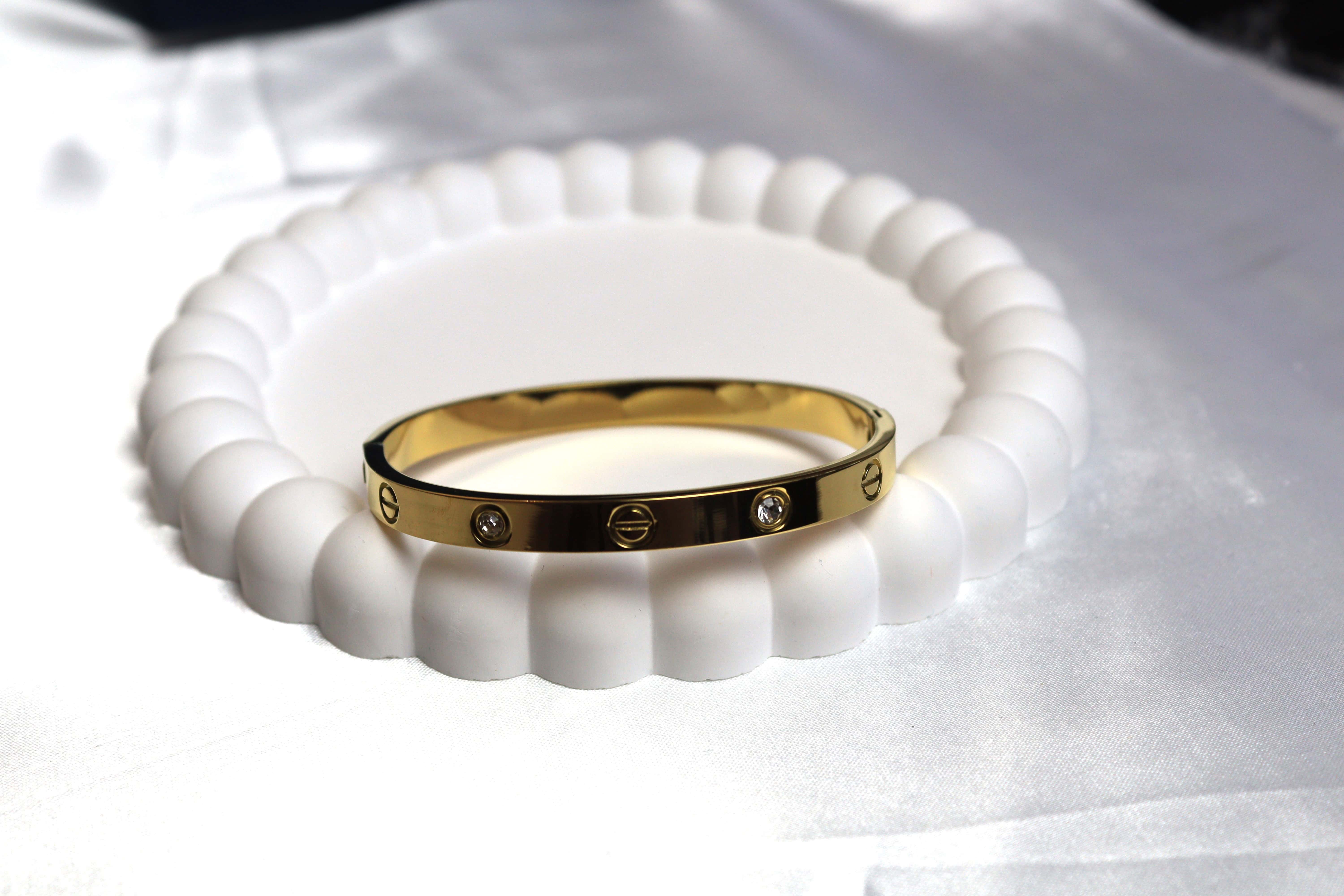  Altın Renk Çelik Cartier Model Bileklik (Taşlı)